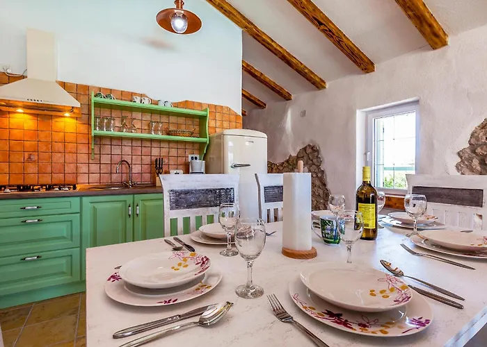 Two-bedroom In Σπίτι διακοπών Šmrika