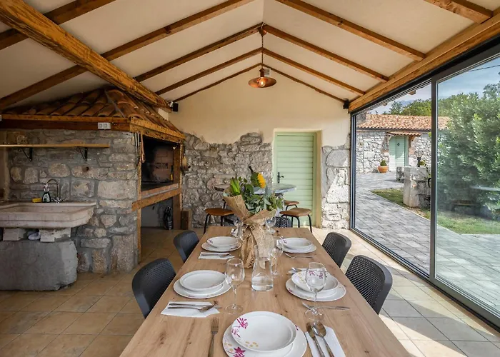 Two-bedroom In Šmrika