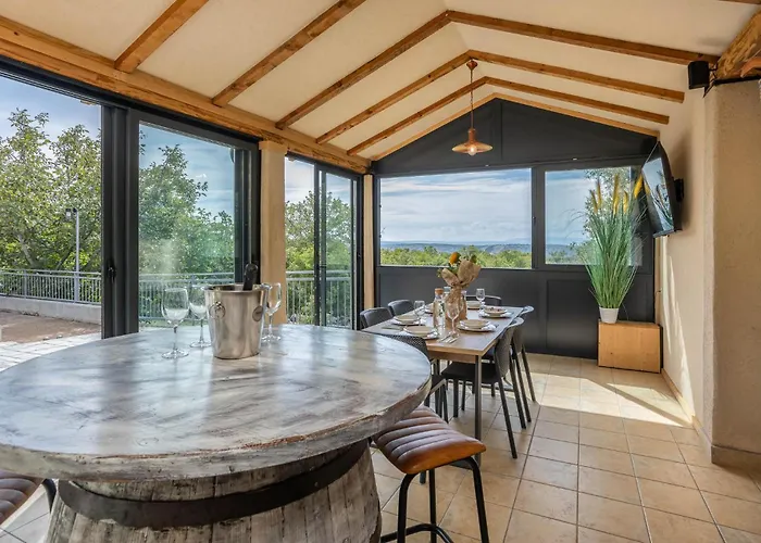 Σπίτι διακοπών Two-bedroom In Šmrika