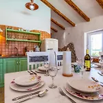 Two-bedroom In Feriehus Šmrika