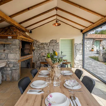 Lovely Home In Smrika With Wifi Smrika