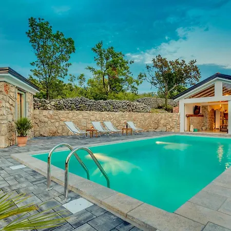 Stunning Home In Smrika * Šmrika